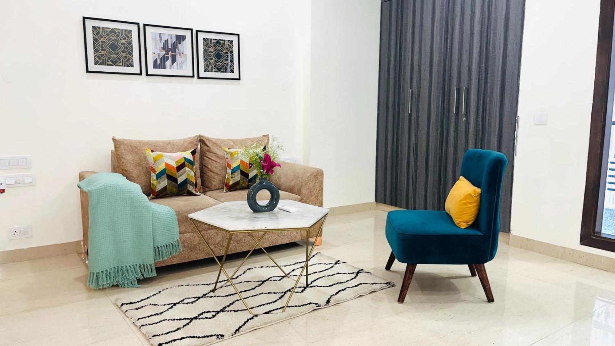 Bluo 1Bhk - Dlf Cybercity, Balcony, Lift, Parking Gurgaon Luaran gambar
